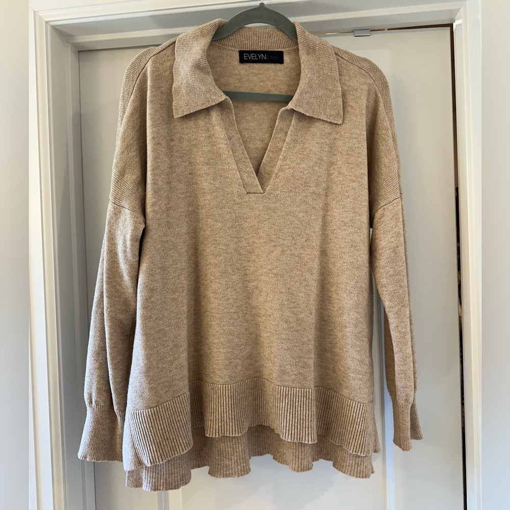 Oversized Collared V-neck Oversized Sweater